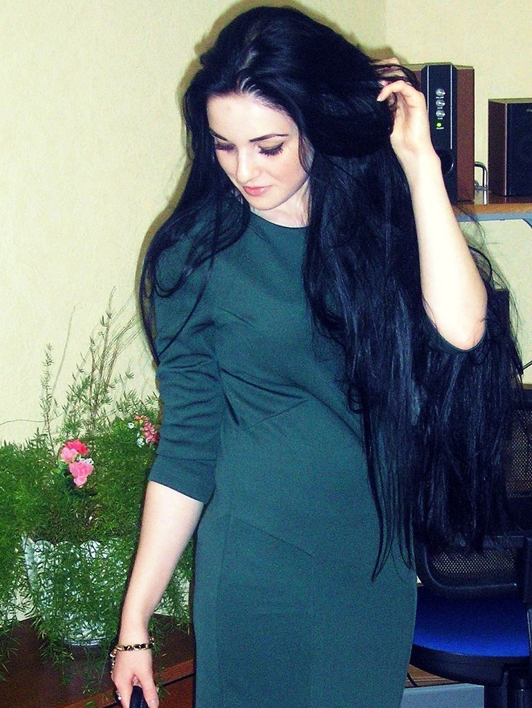 Каким цветом волосы у кавказских девушек